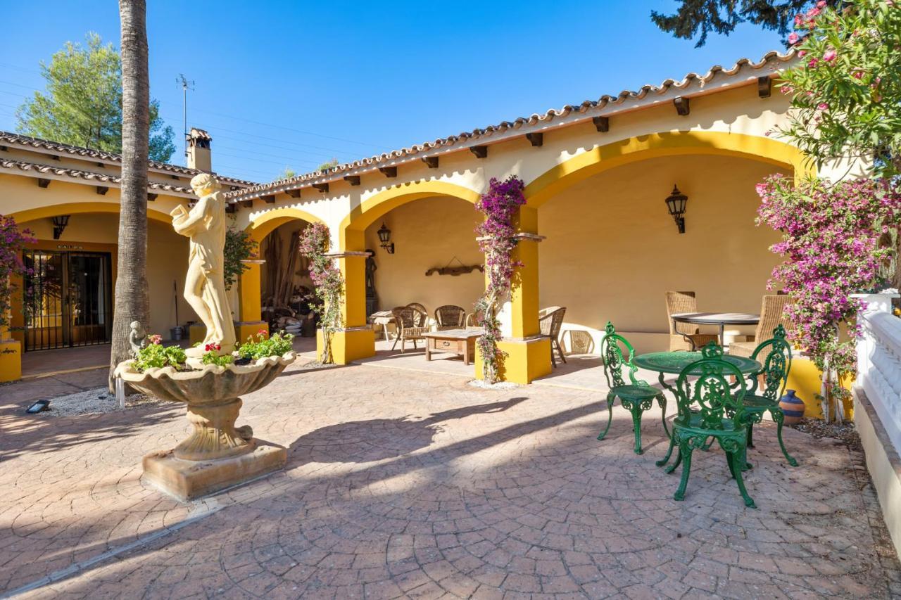 Hacienda De La Siesta Villa Coin Exterior photo