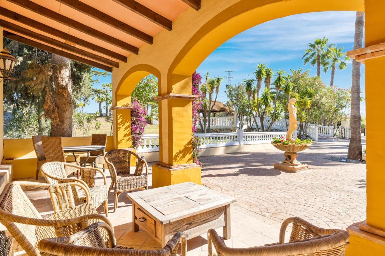 Hacienda De La Siesta Villa Coin Exterior photo